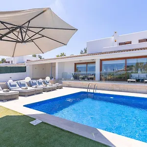 beautiful-villa-bohemia-ibiza.ibizaislandhotels.net/